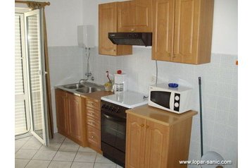 Сімейний пансіонат Lopar 7